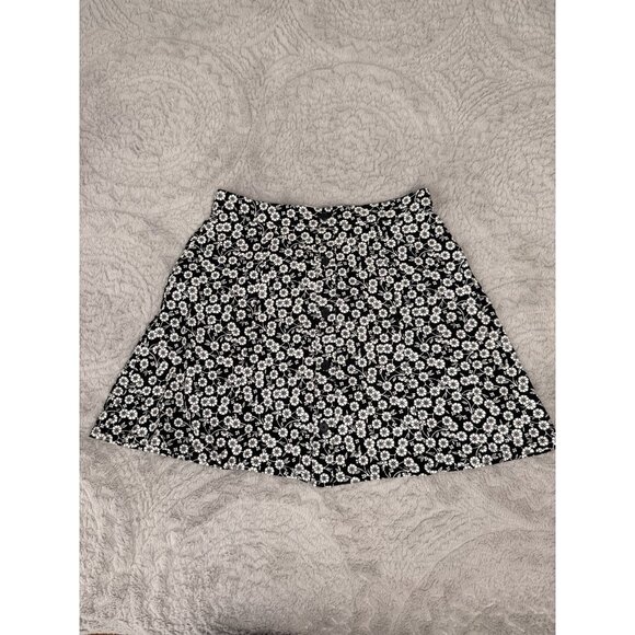 LOFT Black & White Floral A-Line Mini Skirt – Button Front – Size Medium - Picture 1 of 8
